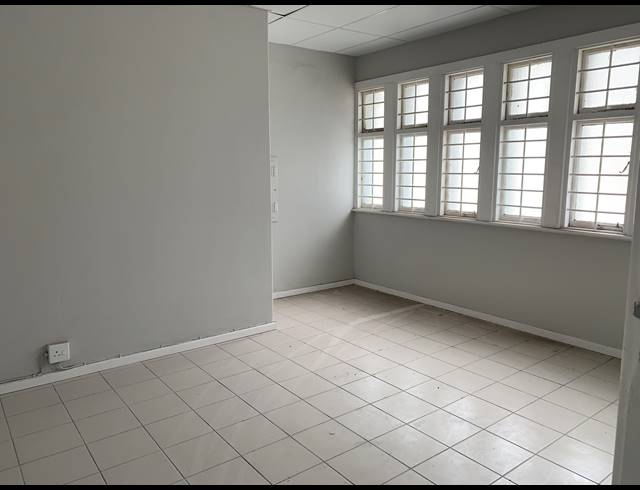 1,693M² WAREHOUSE TO LET IN SYDENHAM